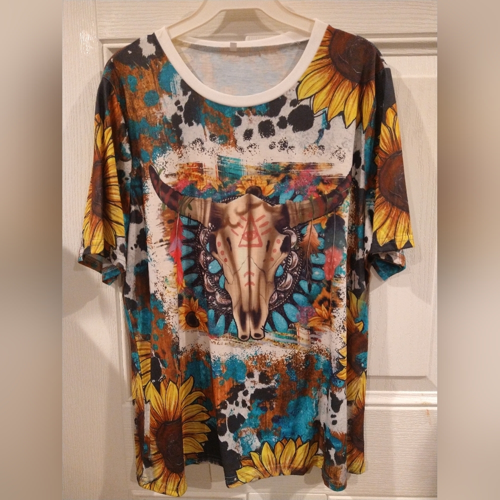 Women's top. Stretchy. 27 x 19